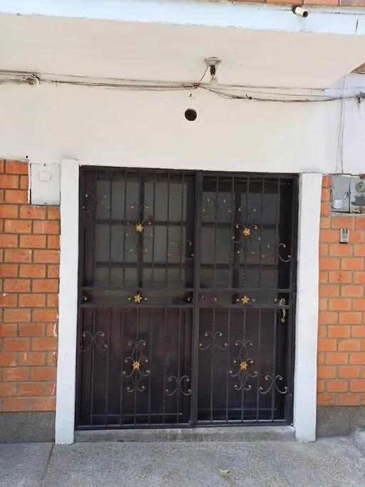 Maravilloso Aparta Estudio Laureles contacts